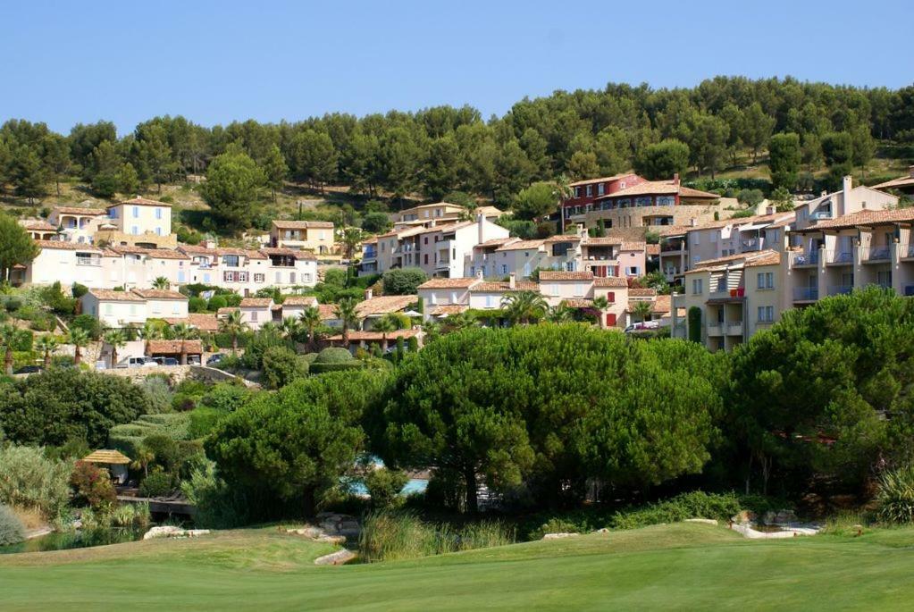 Hameau Des Amandiers-Vue Mer & Golf Saint-Cyr-sur-Mer Ngoại thất bức ảnh